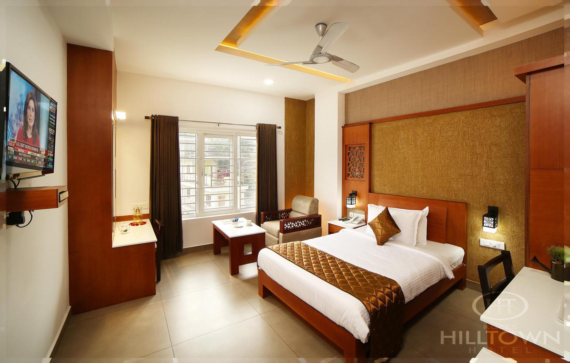 Kgees - Hill Town Hotel Kattappana Экстерьер фото