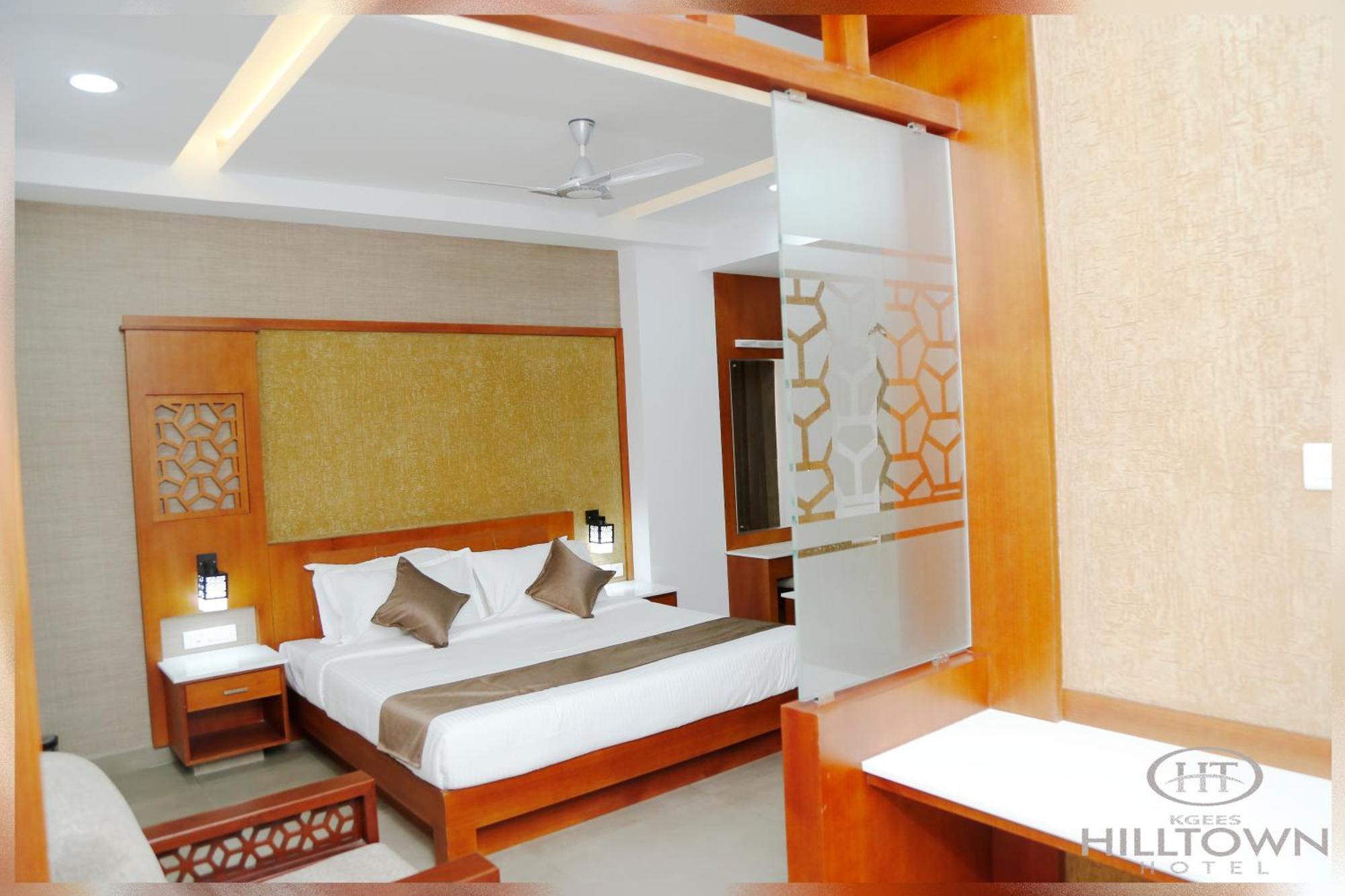 Kgees - Hill Town Hotel Kattappana Экстерьер фото